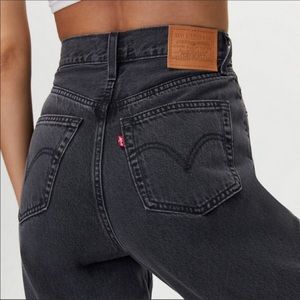 Levi’s High Loose Taper jeans